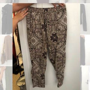 Woven printed pants
